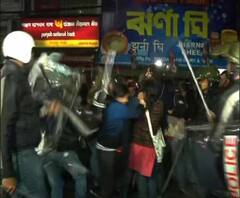 যাদবপুরে পড়ুয়াদের মিছিলে লাঠিচার্জ, ক্ষমা চাইল পুলিশ - শিরোনাম