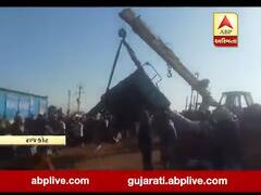 રાજકોટઃ ગોંડલ પાસે ટ્રેક્ટર પર કન્ટેનર પડતા 4નાં મોત, જુઓ વીડિયો