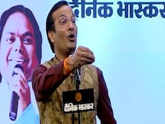 Kavi Sammelan: Poet Sudeep Bhola recites poem on current political scenario