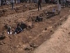 Govt's negligence leads to 'Zameen Samadhi Satyagraha' in Raj | Ghanti Bajao