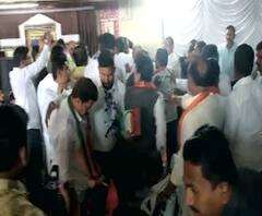 BJP Leaders Fight | भुसावळ अध्यक्ष निवडीवरुन भाजप नेत्यांमध्ये हाणामारी | स्पेशल रिपोर्ट | ABP Majha 