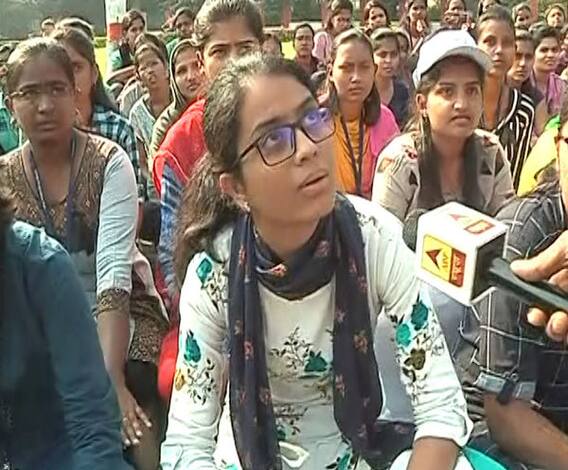 Student Protest | कृषी महाविद्यालयात विद्यार्थ्यांचं आंदोलन, काय आहेत मागण्या? | ABP Majha