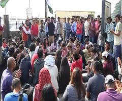 Mumbai | गेट वेवरील आंदोलकांच्या आयोजकांवर पोलिसात गुन्हा | ABP Majha