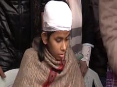 JNU छात्र संघ अध्यक्ष Aishe Ghosh पर FIR दर्ज, सर्वर रूम में तोड़फोड़ का मामला । JNU case