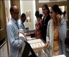 Gold Rate Hike | सोन्याचा दर प्रतितोळा दर 40,500 रुपयांवर, अमेरिका-इराणमधील तणाव कारणीभूत | ABP Majha