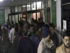 ભાવનગરની સર ટી હોસ્પિટલમાં દર્દીના સગાઓએ બે કર્મચારીને મારી છરી, જુઓ વીડિયો