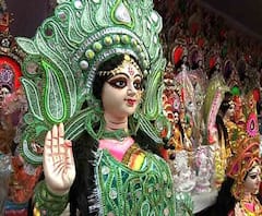 সরস্বতী পুজোর বাজার চড়া, হিমশিম ক্রেতারা