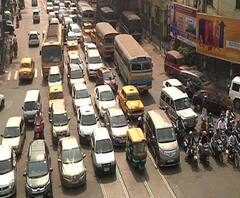 জেনে নেব, আজ শহর কলকাতার যান চলাচলের হাল হকিকত