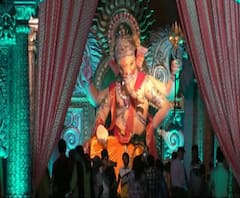 Badlapur | माघी गणेशोत्सवात पुण्यातील शनिवारवाड्याचा देखावा, भाविकांची गर्दी | ABP Majha