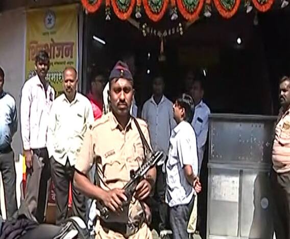 Shiv Bhojan Thali | पुण्यात शिवभोजन थाळीसाठी नागरिकांच्या रांगा | ABP Majha