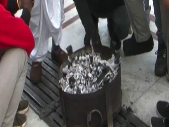 कड़ाके की ठंड में वैष्णो देवी के भक्तों के लिए अंगीठी का किया गया इंतजाम, बड़ी संख्या में आ रहे श्रद्धालु