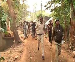 মর্মান্তিক দুঘর্টনায় একই পরিবারের ৫ জনের মৃত্যু, গলসিতে দফায় দফায় সংঘর্ষ, পুলিশের লাঠিচার্জ