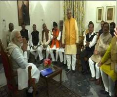 রাজভবনে বঙ্গ বিজেপি নেতৃত্বের সঙ্গে সাক্ষাৎ মোদির, আলোচনায় উঠে এল বাংলার হিংসার কথা, খবর সূত্রের