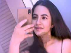 Know what's inside Vidya aka Meera Deosthale's mobile