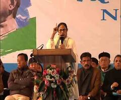 সবাইকে নিয়ে যিনি চলেন, তিনিই নেতা, নেতাজির জন্মদিনে নাম না করে মোদিকে নিশানা মমতার