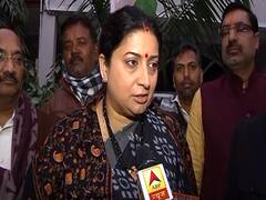 CAA समझाने Gurugram में लोगों के घर पहुंची Smriti Irani, बोलीं- जनता कानून के बारे में पहले से जानती है
