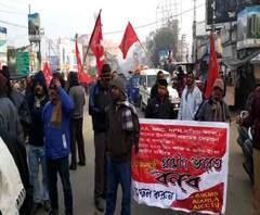সাধারণ ধর্মঘট: বর্ধমান স্টেশনের কাছে জিটি রোড অবরোধ, উলুবেড়িয়ায় কর্মীদের বাধা, তমলুকে রাস্তা অবরোধ