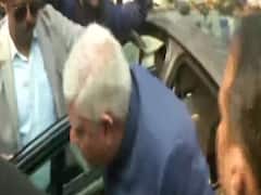 WB Governor gheraoed by Calcutta University students