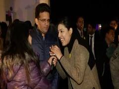 मसूरी: कड़ाके की ठंड में लोगों ने किया New Year का Welcome