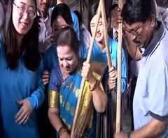 Dhobi Ghat | धोबीघाट येथे स्वच्छता मोहीम, महापालिका, दक्षिण कोरिया संस्थेचा उपक्रम | ABP Majha