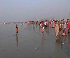 মকর সংক্রান্তিতে গঙ্গাসাগরে পুণ্যস্নান লক্ষ লক্ষ পুণ্যার্থীদের