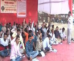 Mumbai | मराठा समाजातील तरूणांचं आझाद मैदानावर आंदोलन | ABP Majha