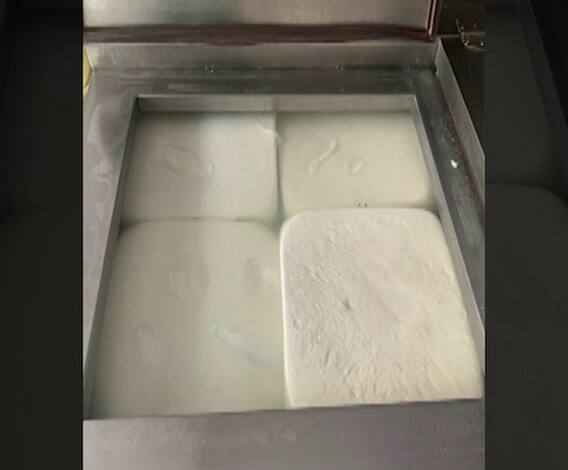 Paneer Adulterated | भेसळयुक्त पनीरविरोधात मोठी कारवाई, गुन्हे शाखेसह अन्न आणि औषध प्रशासनाची कारवाई | ABP Majha