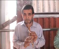 Special Report | लोकल प्रवासाचा शीण दूर करणारे सलीम शेखच्या बासरीचे आनंददायी सूर | ABP Majha