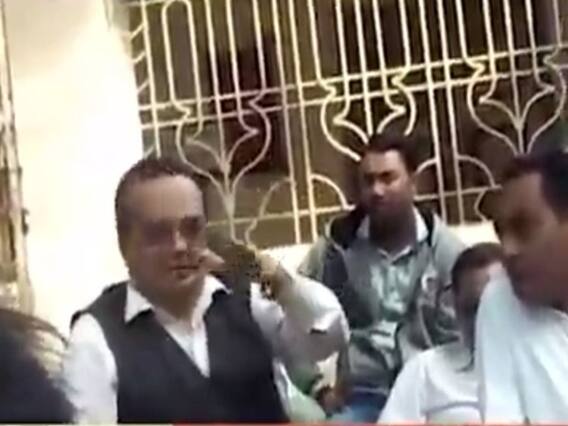 અમરેલીઃ મુખ્ય શિક્ષકના પગારના વિવાદ વચ્ચે ખેડૂતે અધિકારીના ટેબલ પર ધરી દીધા એક લાખ રૂપિયા