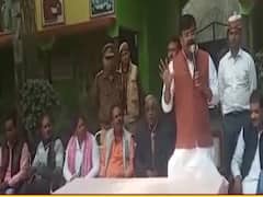 'नेता को पढ़ने-लिखने की कोई जरूरत नहीं'- योगी के मंत्री का बयान