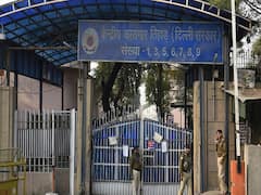 Handover documents to Nirbhaya convicts' lawyer: Delhi Court