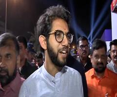 Aditya Thackeray | कॅबिनेट मंत्री आदित्य ठाकरेंची वरळी महोत्सवाला हजेरी | ABP Majha