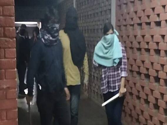 JNU Campus में नकाबपोश लड़की कौन?