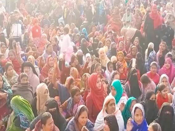 विरोध का चेहरा या महिलाएं बनी मोहरा? | Bharat Ki Baat