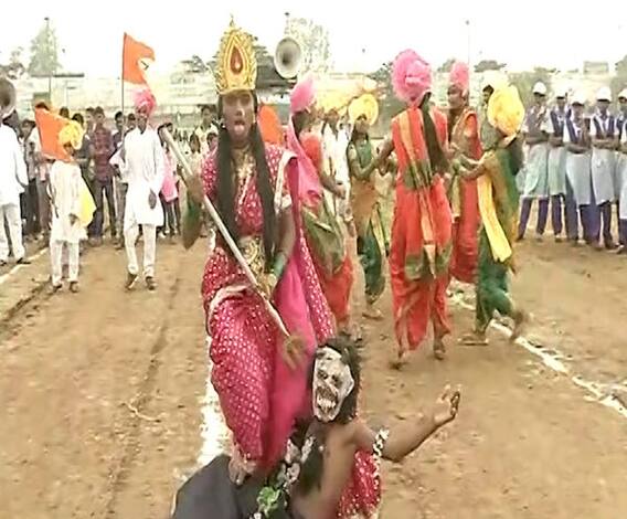 Osmanabad | उस्मानाबादमध्ये सारस्वतांचा मेळा, ग्रंथ दिंडीने 93व्या साहित्य संमेलनाची सुरुवात | ABP Majha