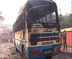 বাসের ধাক্কায় যুবকের মৃত্যু ঘিরে রণক্ষেত্র খিদিরপুর, বাসে আগুন, লাঠিচার্জ পুলিশের 