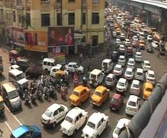 দেখে নিন কলকাতার যান চলাচলের হাল হকিকত