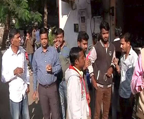 Nashik Climate | नाशिककरांना हिवाळ्यात विचित्र अनुभव, दुपारी कडक ऊन तर सकाळी थंडी | ABP Majha