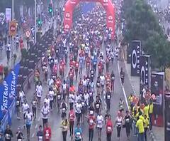 Mumbai Marathon 2020 | गुलाबी थंडी, बोचरी हवा आणि मॅरेथॉन | ABP Majha