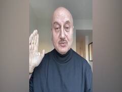 Naseeruddin Shah और Anupam Kher में बयानों की 'जंग'