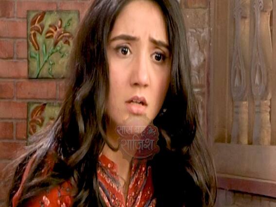 Patiala Babes: Mini slaps little sister Arya in anger 