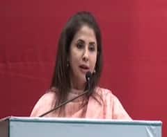 Gandhi Bhavan | उर्मिला मातोंडकरच्या उपस्थितीत नियोजित कार्यक्रमापूर्वी हिंदुत्ववादी कार्यकर्त्यांचा राडा