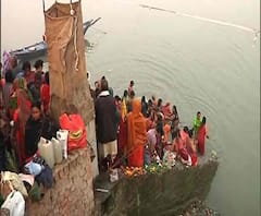 Reporter Stories: কলকাতার একাধিক ঘাটে চলছে মকরসংক্রান্তির পূণ্যস্নান, নিরাপত্তায় পুলিশে পুলিশে ছয়লাপ