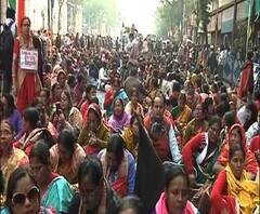  সংশোধিত নাগরিকত্ব আইনের প্রতিবাদে ধর্মতলা থেকে মিছিল শিক্ষক ঐক্য মুক্ত মঞ্চের