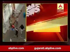 રાજકોટ: RMC વેસ્ટ ઝોનની ઓફિસ પાસે ઉત્તરાયણના દિવસે થયેલી મારામારીનો વીડિયો વાયરલ, જુઓ વીડિયો