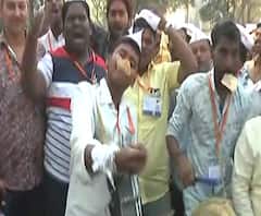 MNS Adhiveshan | सोलापूरच्या मनसे कार्यकर्त्यांचा अधिवेशनात वाजत गाजत प्रवेश | ABP Majha