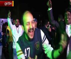 দেখুন, বর্ষবরণের রাতে ফ্লোটেল-এ উৎসবের ছবি