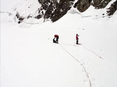 बर्फीले तूफान में दबे सेना के 5 जवान