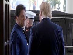 Imran expects Trump to save Pak's crashing economy | Master Stroke