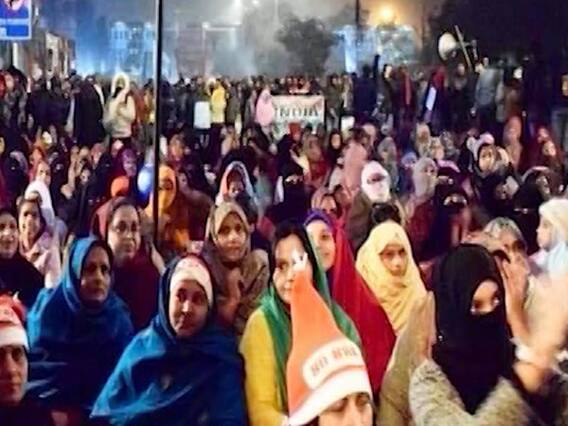 Shaheen Bagh में प्रदर्शनकारियों ने बढ़ाई पब्लिक की परेशानी! दिल्ली HC पहुंचा मामला | Bharat ki Baat